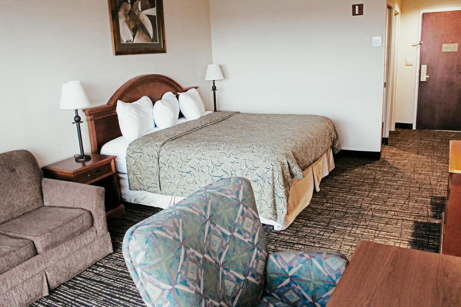 Hotel Topeka At City Center Kültér fotó