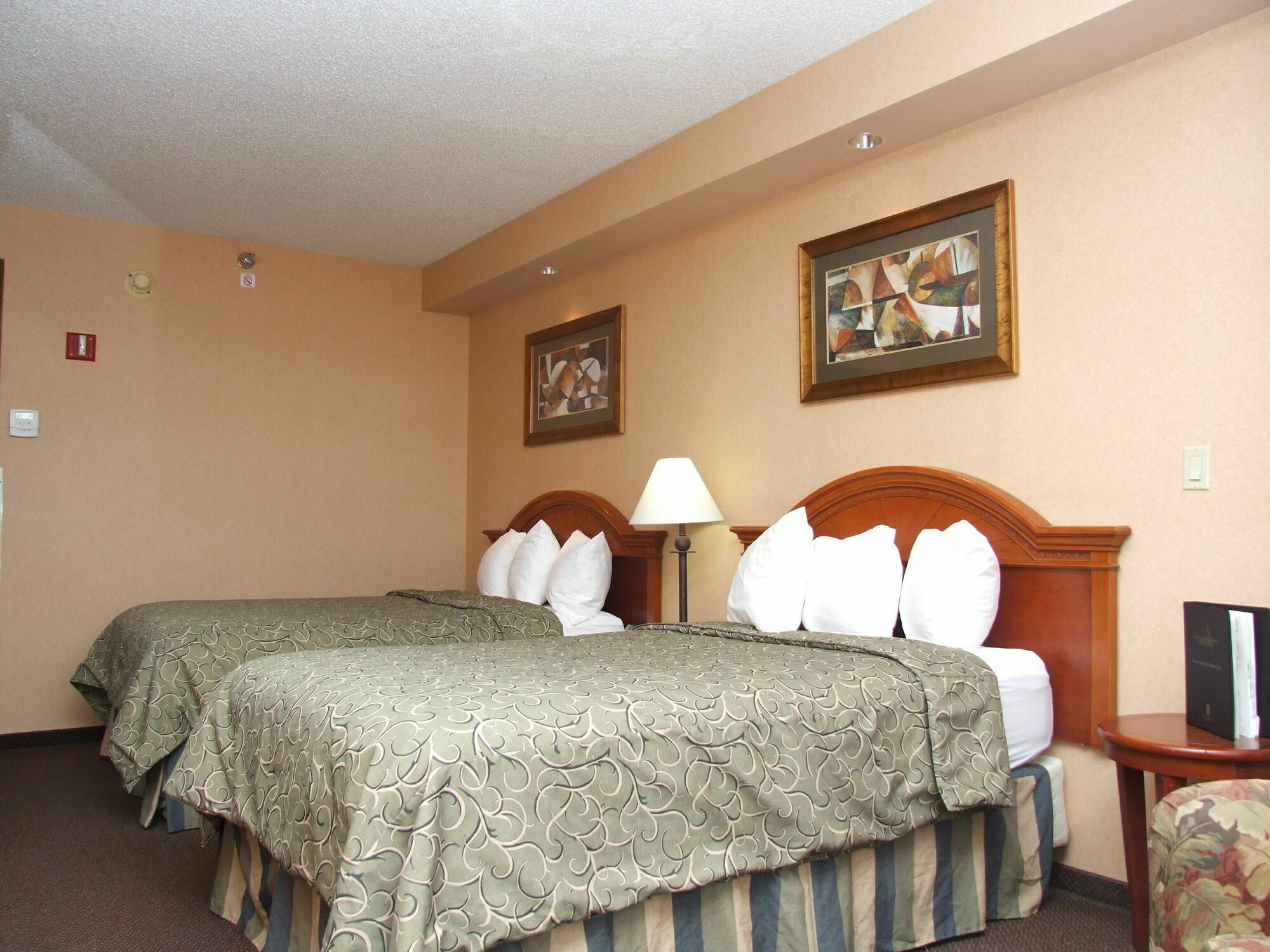 Hotel Topeka At City Center Kültér fotó